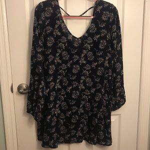 Flowy long sleeve stress